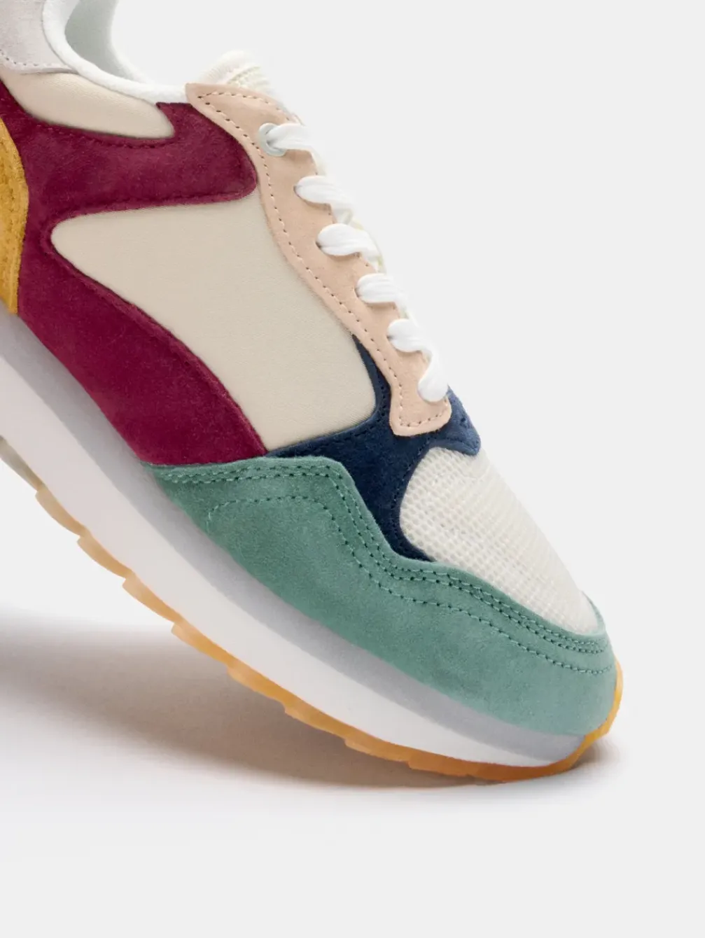 HOFF Montreal Man Outlet